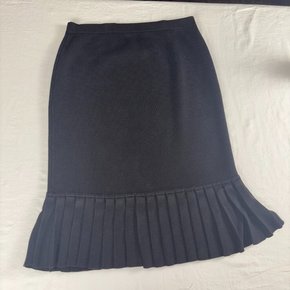 Black Pleated Hem Skirt